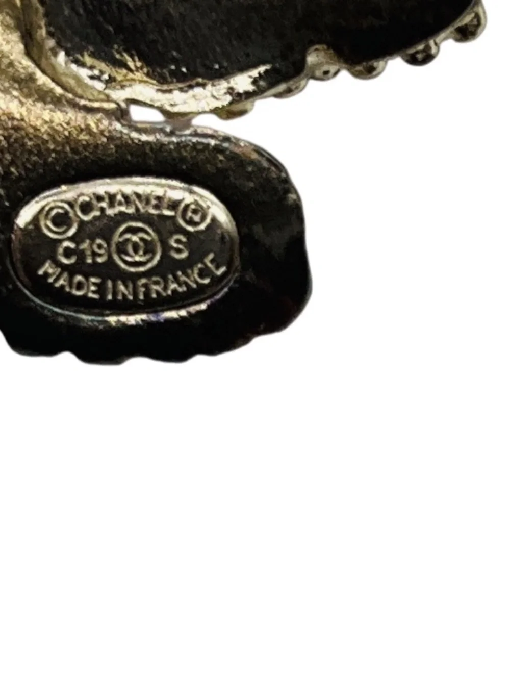 CHANEL 2019 CC LOGO STRASS CRYSTAL EMBELLISHED LIGHT GOLD TURTLE BROOCH